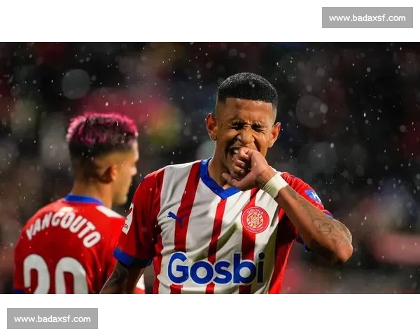 那不勒斯转攻赫罗纳右后卫阿尔瑙，塞维利亚转会拉锯战陷入僵局